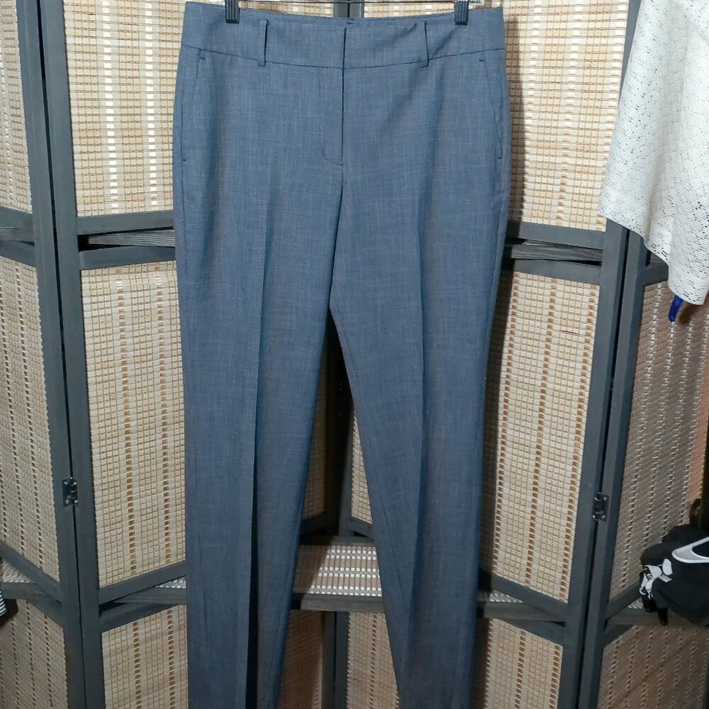 Ann Taylor Hidden and zip closure, front pleat trousers.